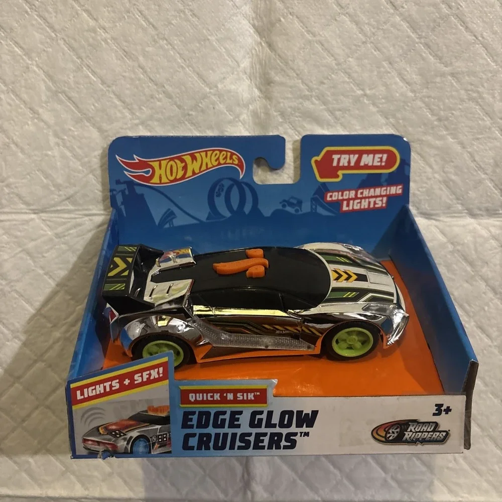 NIB Hot Wheels Edge Glow Cruisers Quick 'n Sik Light &‎ Sound Car